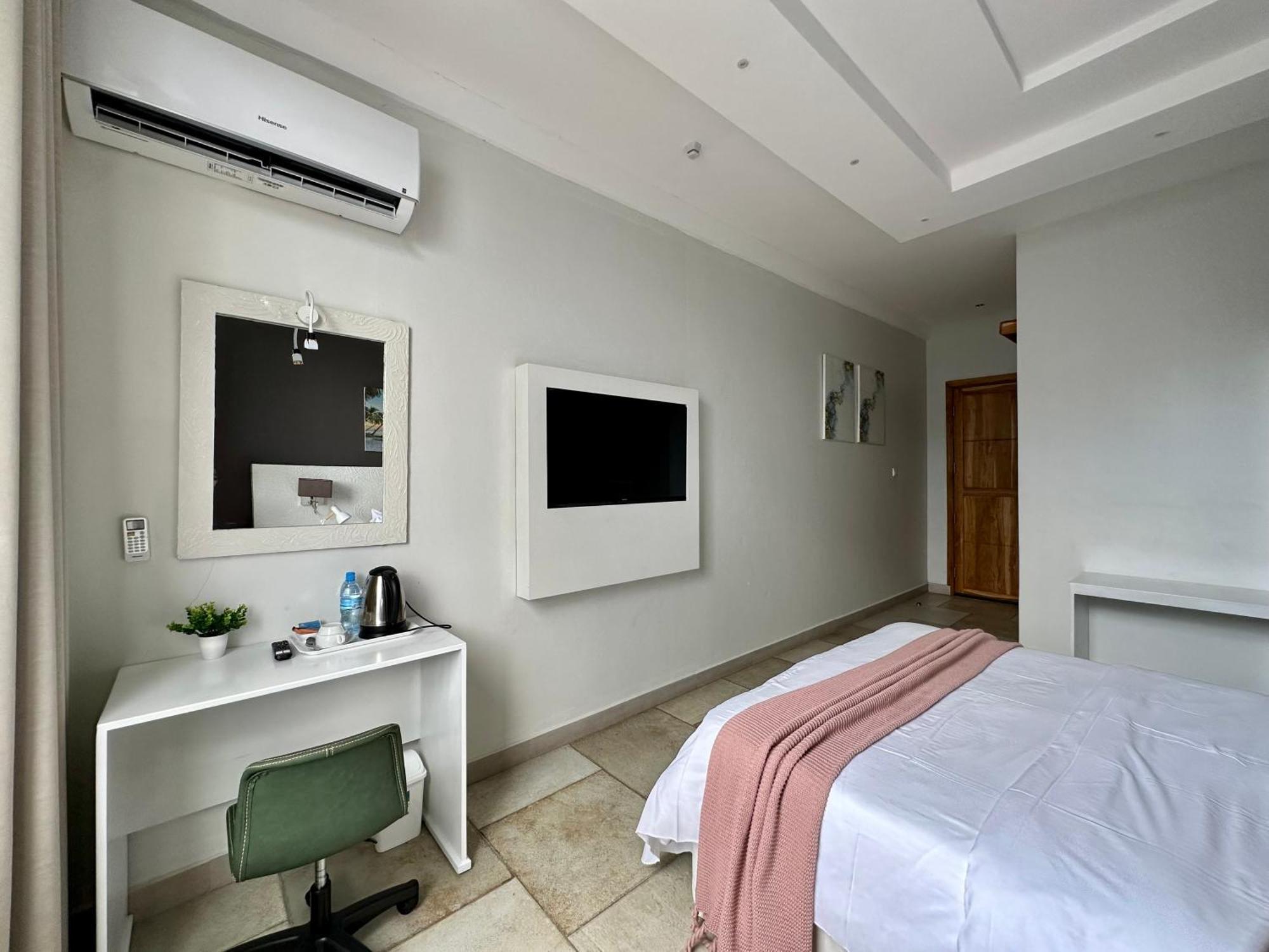 Yayo Masaki Hotel Dar es Salaam Bagian luar foto
